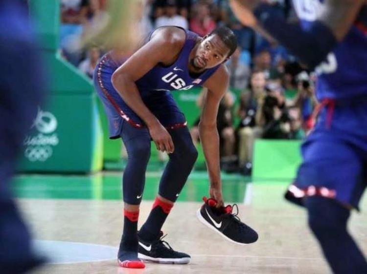 NBA最大的脚与最小的脚奥尼尔穿58码的鞋有人才穿43码