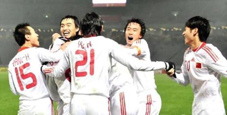 从四个维度来谈谈如何让中国足球文化的制高点发展为职业化