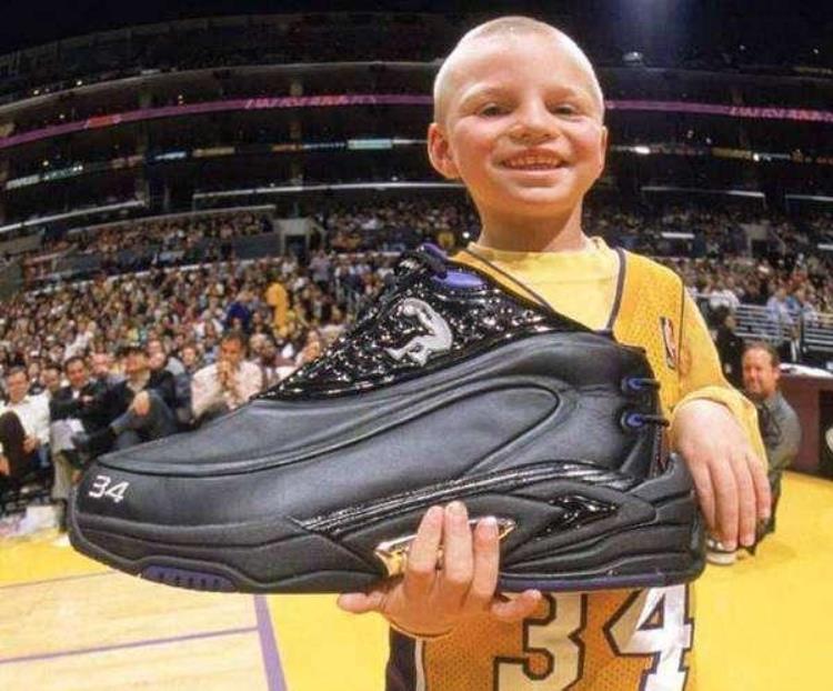 nba脚最大的人多少码「NBA最大的脚与最小的脚奥尼尔穿58码的鞋有人才穿43码」