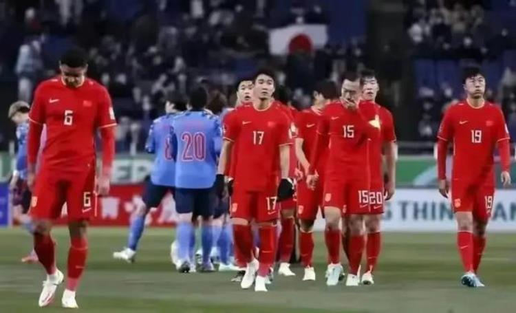 中国孩子踢足球有出路吗「别骂国足了普及度太低是根源家长们你愿意让孩子去踢球吗」