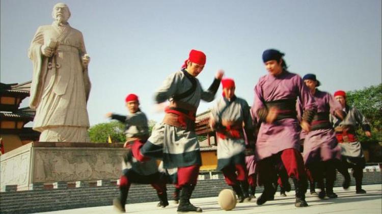 足球起源于中国古代的蹴鞠「足球起源于中国最早叫蹴鞠距今近5000年」