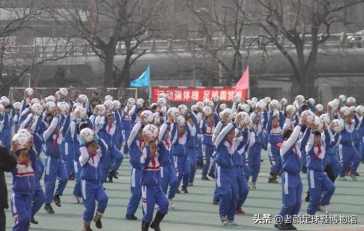 日本足球中国足球差距「两张图解读中国日本足球差距根源我们教育太差劲学校太无能」