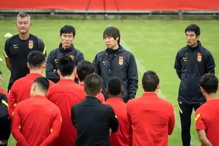 历任中国男足主教练(中国男足历届主教练名单)