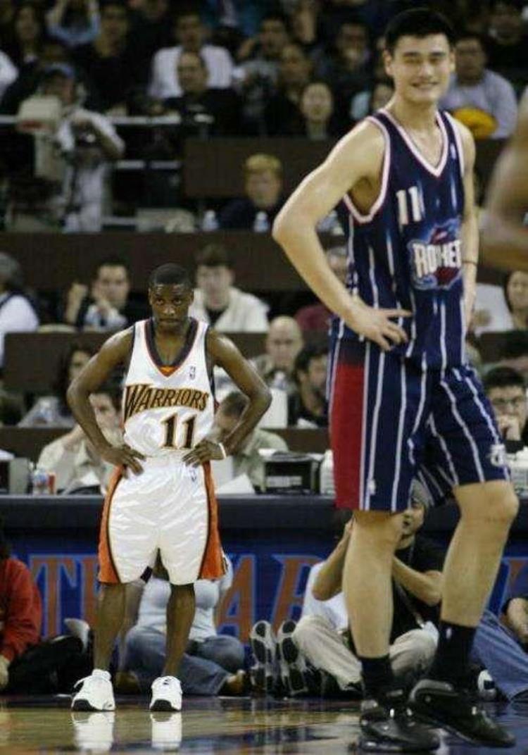 身高低于1米8在NBA打球的画面博格斯面对乔丹这怎么防