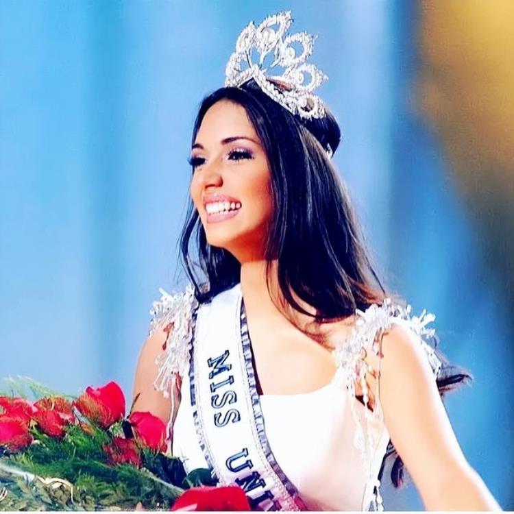 她是世界最高的环球小姐多米尼加的殿堂级美人