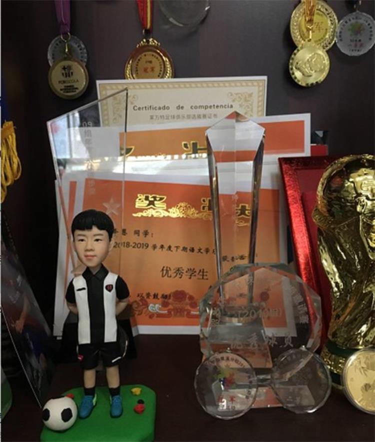 中国足球的希望9岁成都少年加盟西甲莱万特中国足球的唯一