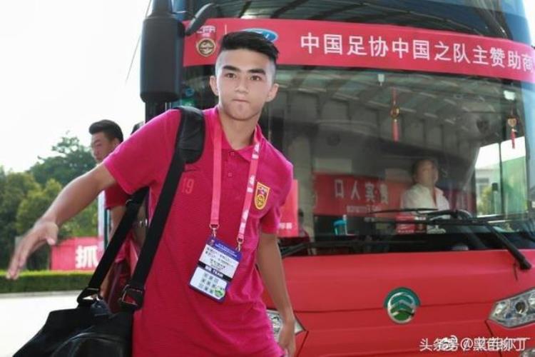 中国足球小将与恒大「中国足球又一天才少年加盟恒大只差官宣已同保利尼奥一同训练」