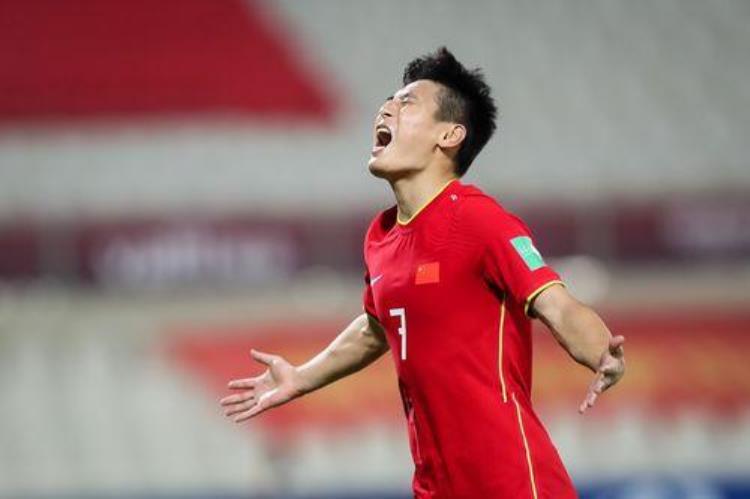 足球明星范志毅「中国足球是走范志毅这样的身体流还是张稀哲这样的技术流」
