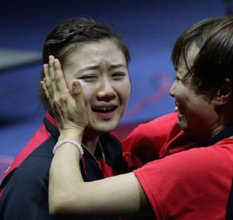 张怡宁几次世界冠军「张怡宁手握19个世界冠军自称奖牌该拿的都拿了为何选择退役」