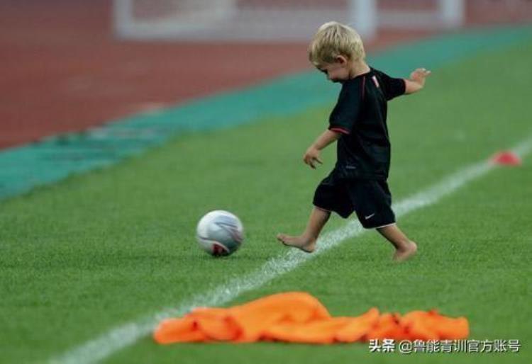 在中国学足球究竟花费几何费用「在中国学足球究竟花费几何」