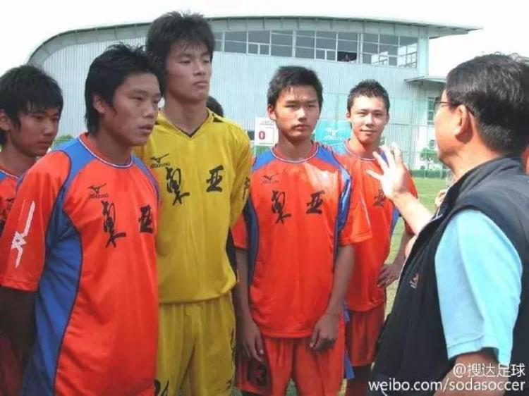 徐根宝国足教练「幸运的是中国足球有一个73岁的徐根宝遗憾的是只有一个徐根宝」