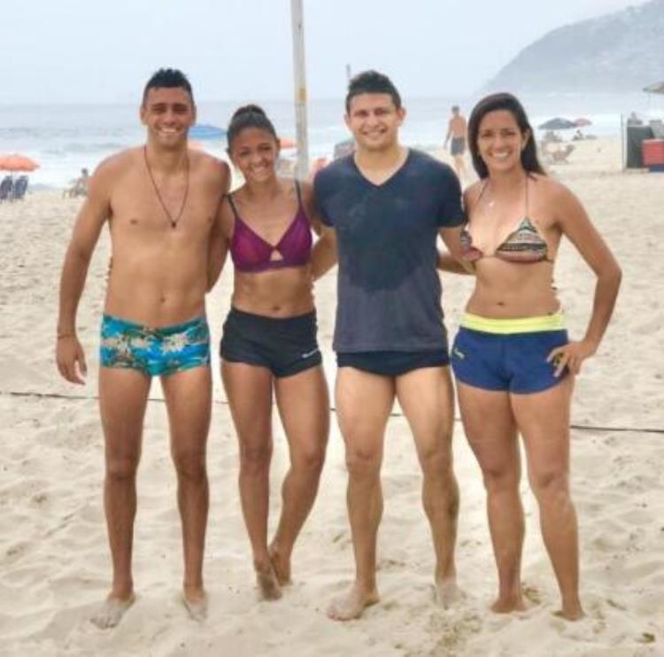 国足应归化6名巴西球员「白岩松质疑归化国足有钱可变成巴西队进世界杯8强又如何」