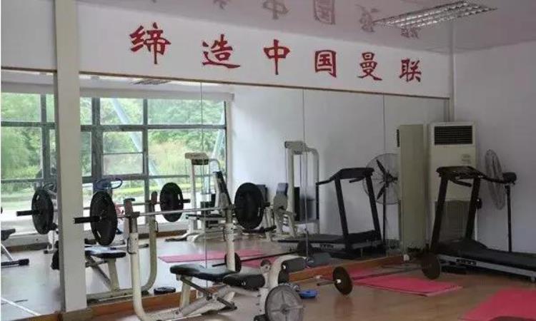 徐根宝国足教练「幸运的是中国足球有一个73岁的徐根宝遗憾的是只有一个徐根宝」