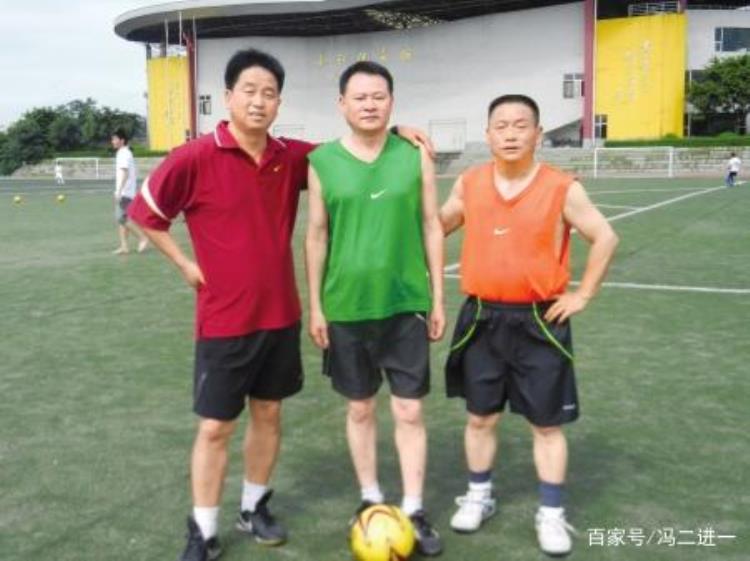 中国足球有什么问题「中国足球差普通人为中国足球做了什么」
