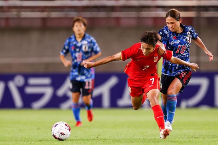 中国女足2比1击败日本「00战平日本队中国女足获东亚杯亚军」