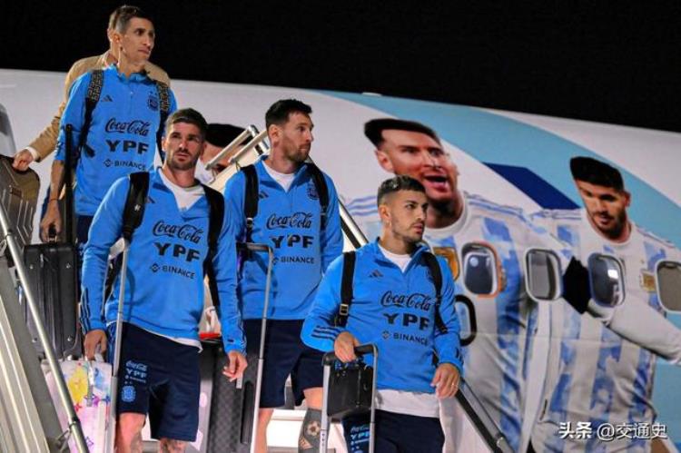 盘点2022世界杯各球队专机1阿根廷队波音737MAX8A6FKA梅西照片