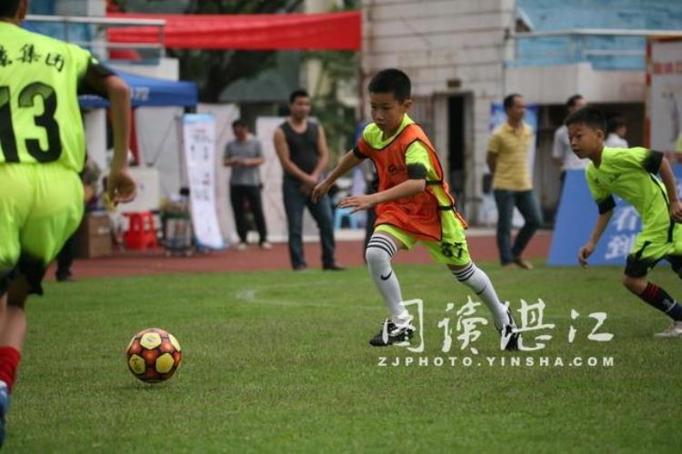 湛江市特殊教育学校足球「湛江16所学校入选全国足球特色学校将完善校园足球联赛」
