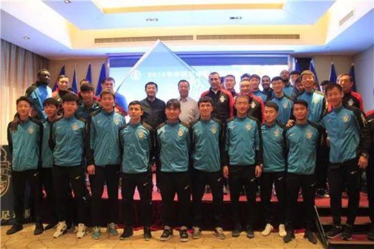 内蒙古足球联赛「青城球迷燃起来呼和浩特足球队今日将开启中甲第四年征程」