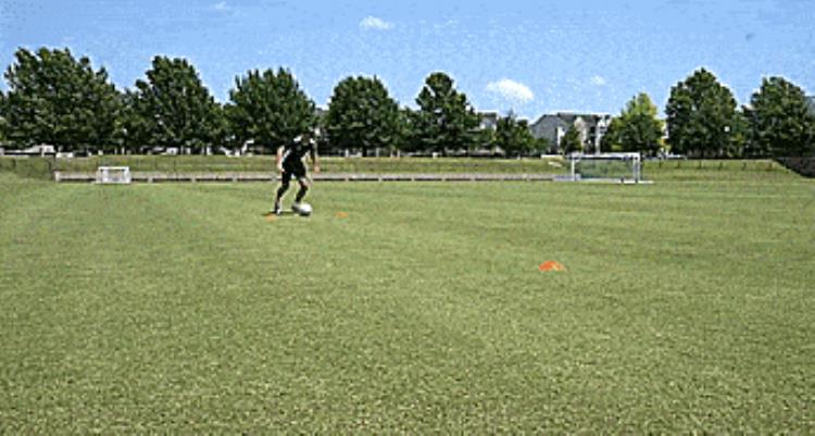提高带球变向变速能力「五个提高带球变速能力的标志盘运球练习」