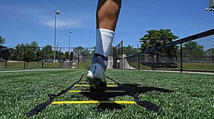 协调性脚步训练「15个提高速度和协调性的脚下步伐练习」