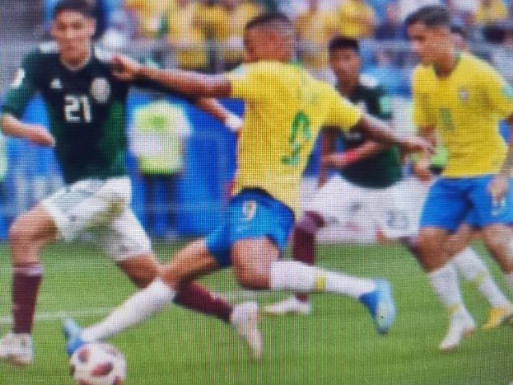 巴西足球训练方法「巴西是有口皆碑的足球王国他们的足球运动员怎么训练」