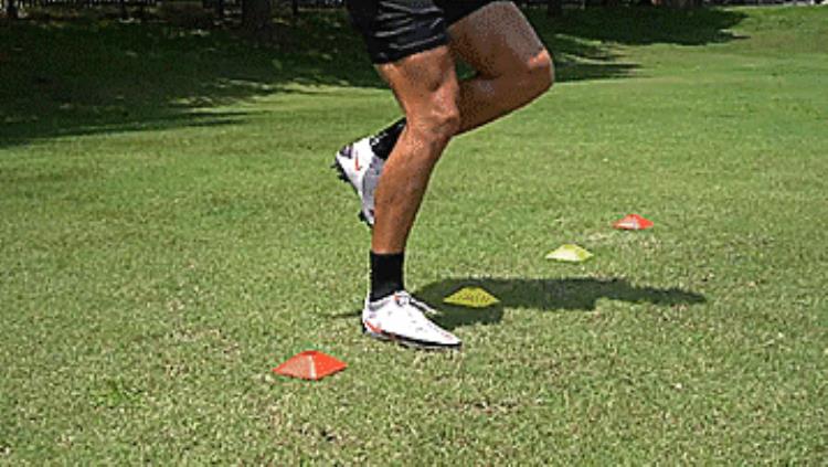 提高脚步灵活性训练方法「五个提高你脚下速度协调性还有平衡能力的步伐训练」