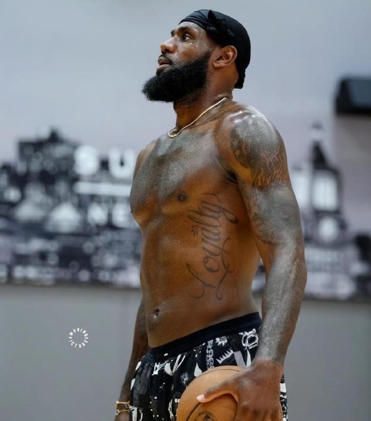 NBA现役5个位置最强肌肉男詹姆斯万年不变锡安身材似灭霸