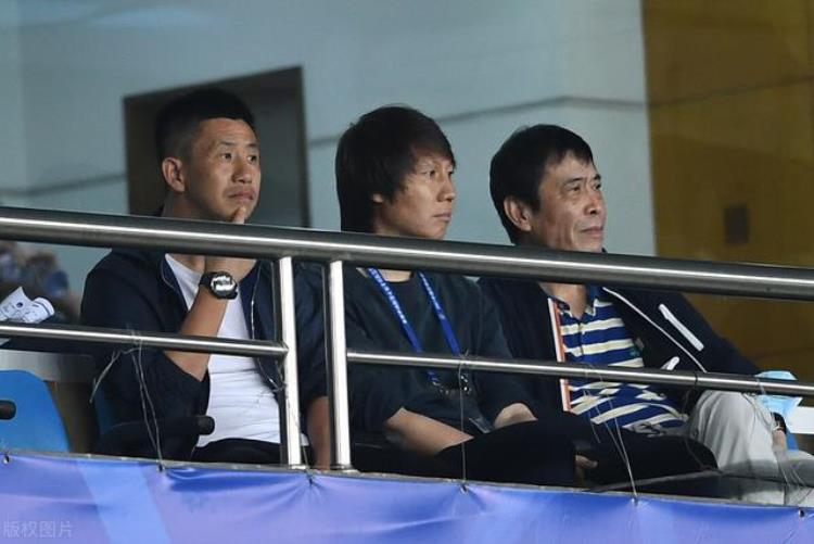 记者曝出争议猛料陈戌源搞发明球迷吐槽中国足球就是个笑话