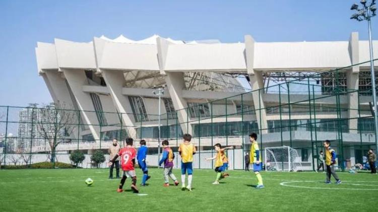 上海阿迪达斯足球公园「60元/3小时徐家汇体育公园阿迪达斯足球公园帮你实现踢球自由」
