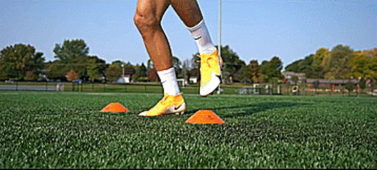 如何提高脚下速度「五个简单的训练可以让你的脚下越来越快」