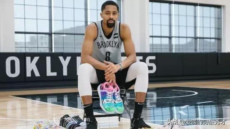 nba球员没有签约球鞋怎么办「NBA球员没有球鞋合同怎么办井喷后卫现身说法自己做鞋穿啊」
