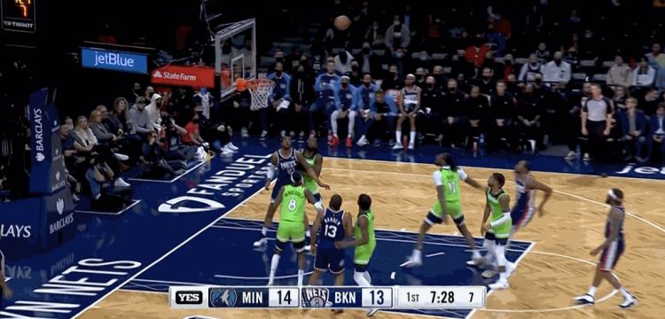 搞笑杜兰特遭遇掉鞋尴尬一边捡一边跑太无奈都怪扁平足大脚吗