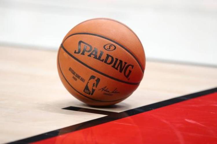 NBA将更换官方用球品牌你可能不知道的Spalding和Wilson故事