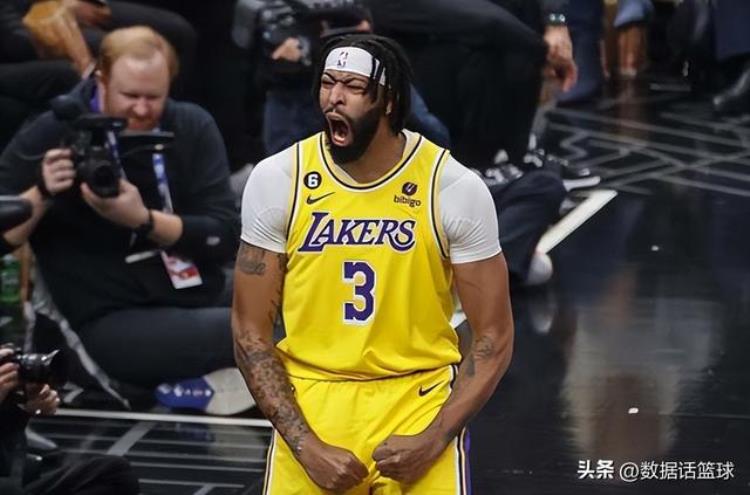 20-21赛季篮板王「16板18板又21板此人再这么打下去篮板王就没悬念了」