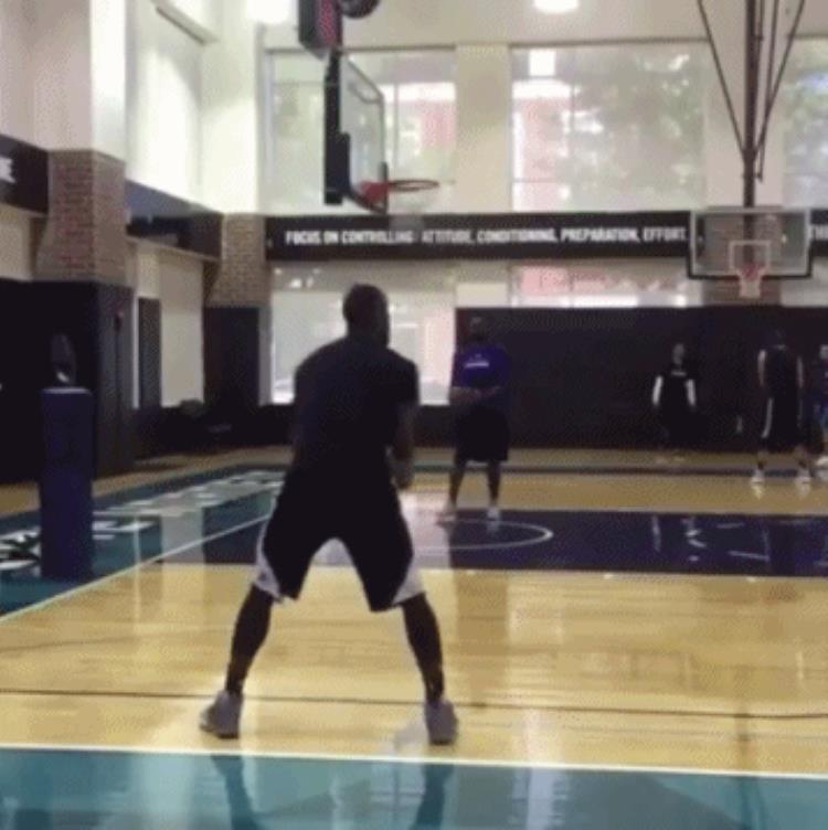 投篮姿势最奇怪的nba球员「NBA球员的诡异投篮姿势拧麻花式投篮坐稳姿势丑陋排行榜第一」