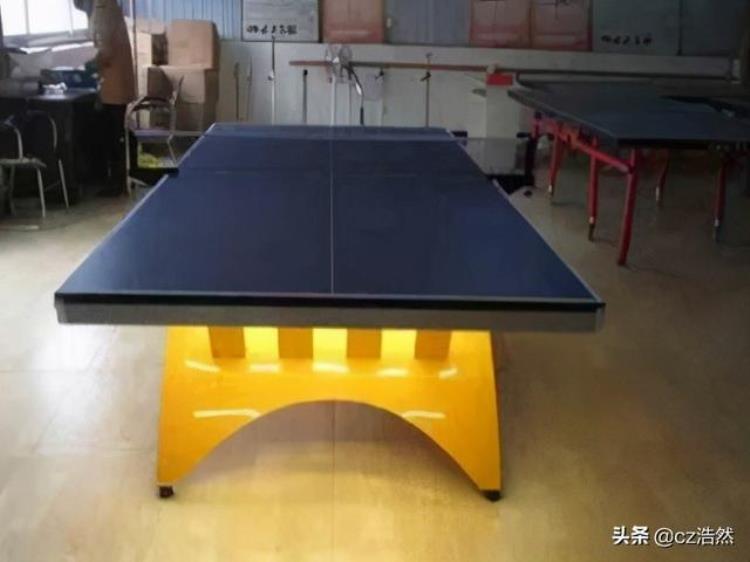 户外的乒乓球桌底部支是什么材质