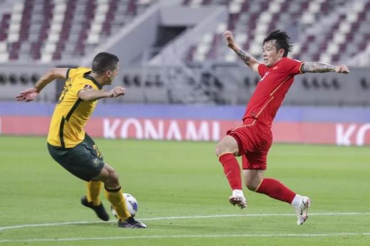 第12次冲击世界杯中国男足带了一件新衣服