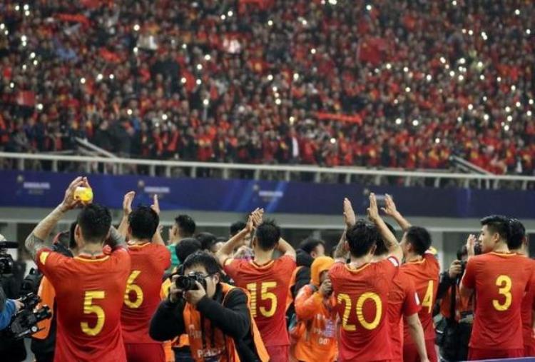 记者爆料中国球员年薪下降2000万未来要靠借钱度日