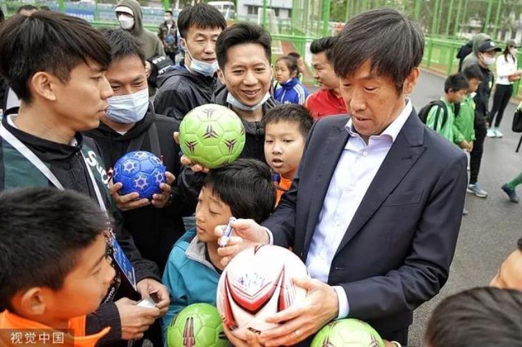 中超换帅球队「中超主教练大换血年轻的他们能够让中国足球蜕变吗」