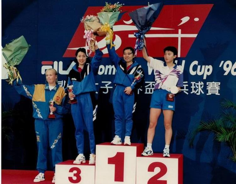 邓亚萍年龄不大,却连续多次获得世界冠军「邓亚萍曾因个子小被退回14年拿18个冠军成为一代女皇34」
