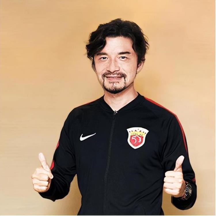 董路谢晖是中国首个网红属性的教练杜立言这是极大的不尊重