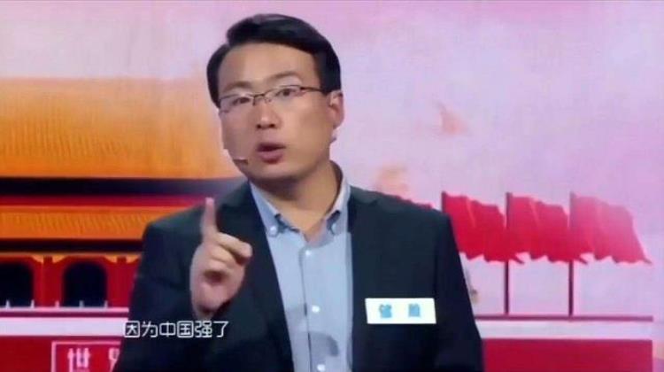 雕像被扔被除名300万粉丝大V为李铁抱不平他是国内最好的教练