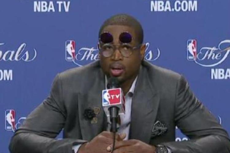 NBA球星戴眼镜都啥样林书豪帅气韦德很潮只有他辣眼睛
