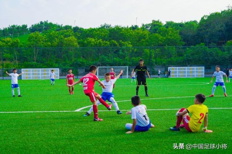 中国足球小将U9征战宜兴陶都杯揭幕战取得开门红