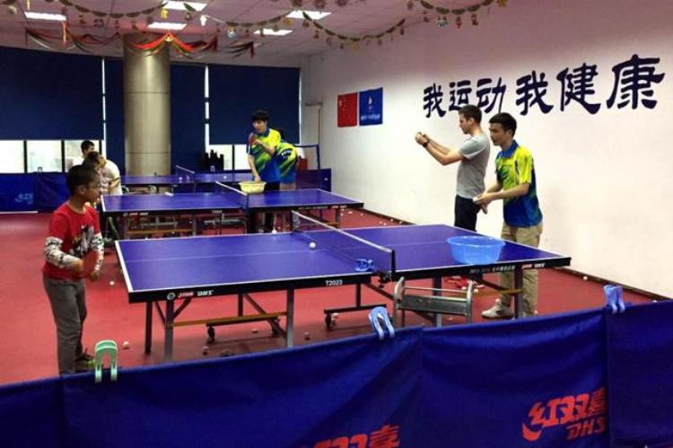世锦赛前夕德媒到访雏鹰乒乓探究中国青少年乒乓球培训现状