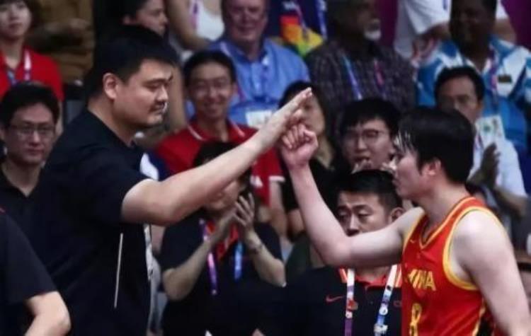 中国篮球为什么比足球发展的好「同一个体育体制为何中国篮球就要比中国足球好」