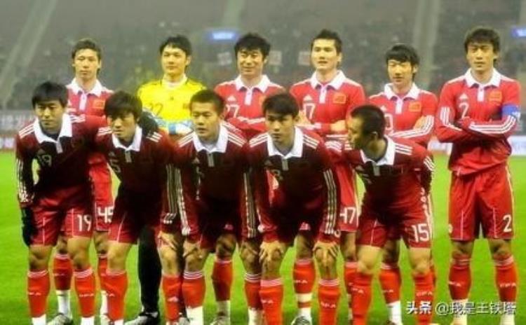 中国队最好看的球衣「国足史上最优雅的队服国足1012款球衣回顾」