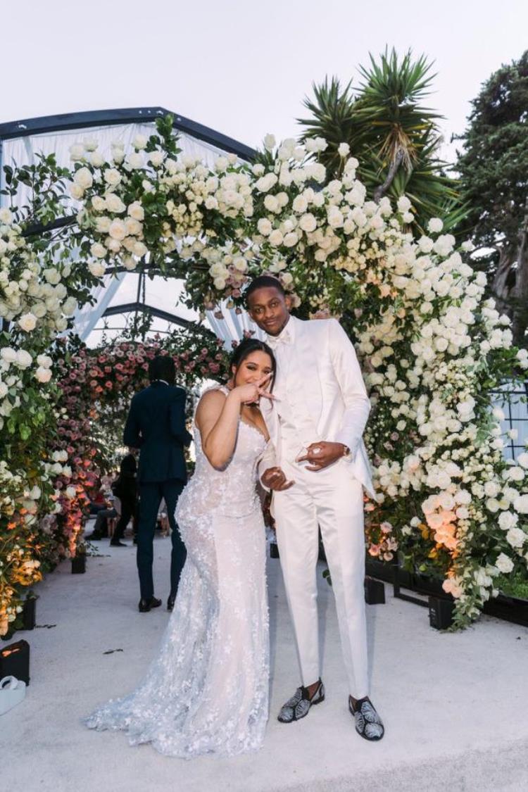 nba球星求婚「又一位NBA球星举办婚礼妻子曾是大学头号得分手国王官方送祝福」