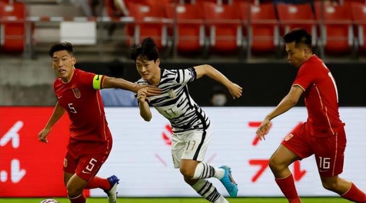 韩媒点名批评中国男足球员有球员在场上没素质比分是最好回击