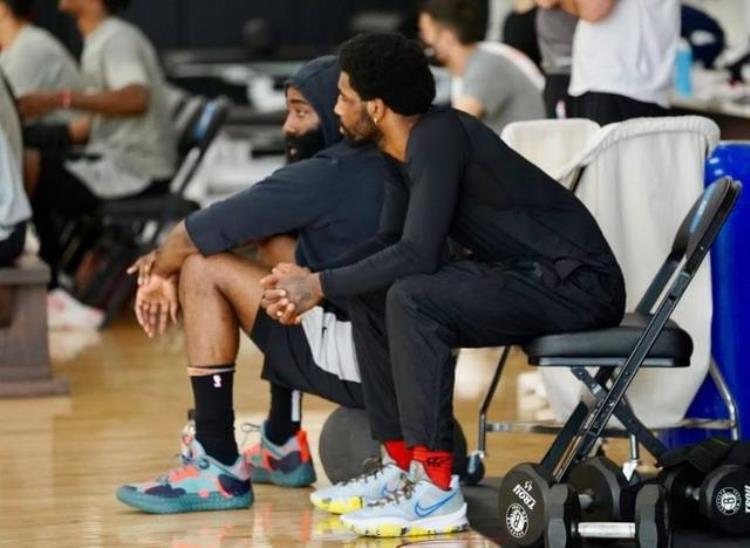 欧文上场穿过的篮球鞋「欧文欧神仙NBA赛场穿了哪些NikeKyrie7代篮球鞋经典回顾」